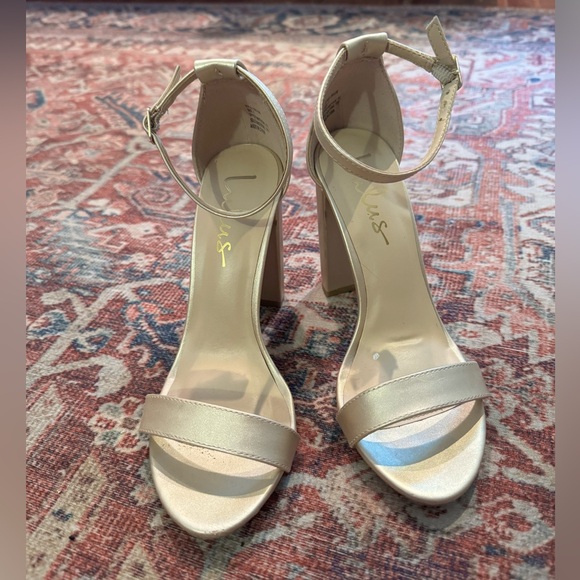 Lulus Shoes - Lulu’s gold Ankle Strap Heels. Size 7